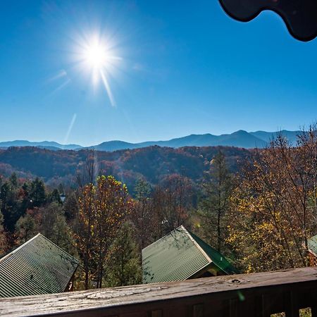Spacious Smokies Cabin - Hot Tub With Mountain Views Gatlinburg Exterior photo