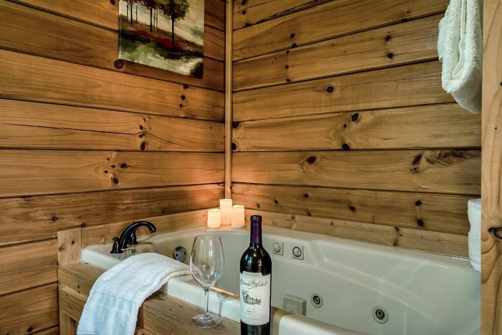 Spacious Smokies Cabin - Hot Tub With Mountain Views Gatlinburg Exterior photo