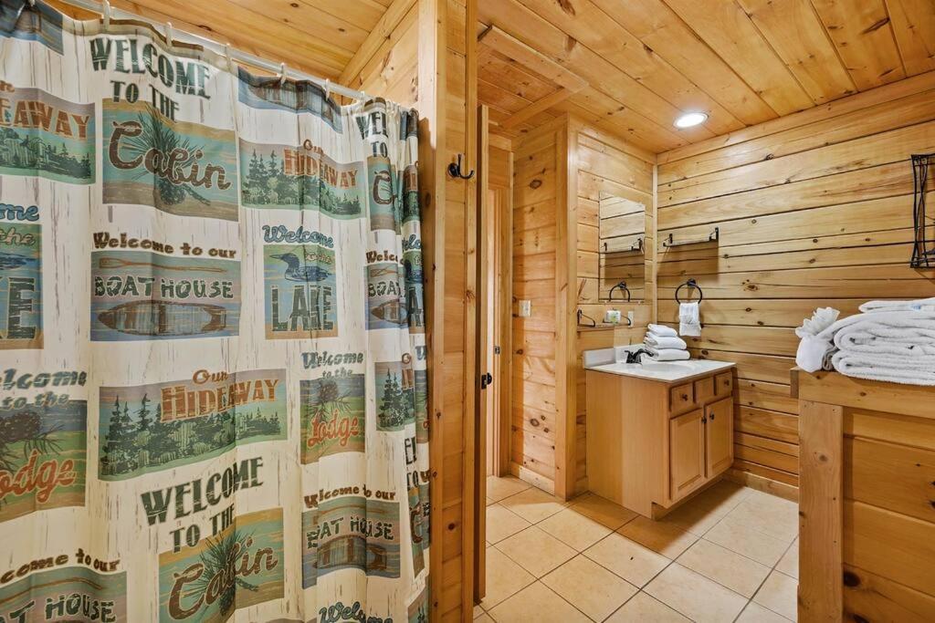 Spacious Smokies Cabin - Hot Tub With Mountain Views Gatlinburg Exterior photo