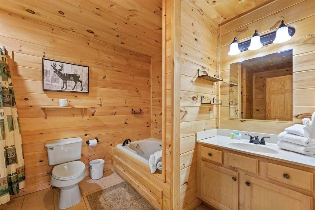 Spacious Smokies Cabin - Hot Tub With Mountain Views Gatlinburg Exterior photo