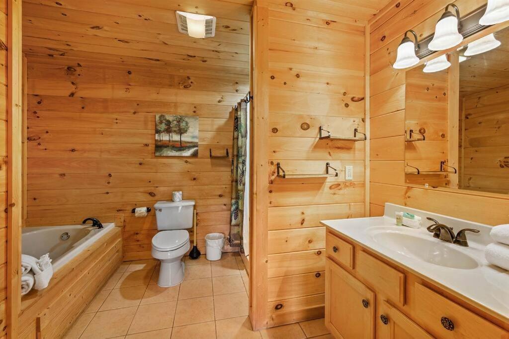 Spacious Smokies Cabin - Hot Tub With Mountain Views Gatlinburg Exterior photo