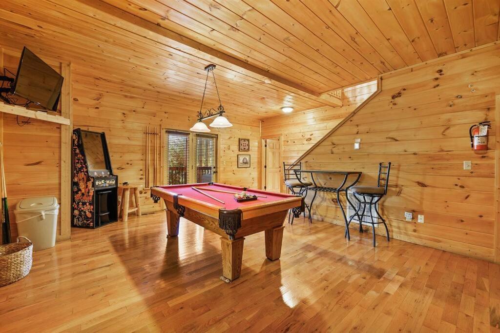 Spacious Smokies Cabin - Hot Tub With Mountain Views Gatlinburg Exterior photo