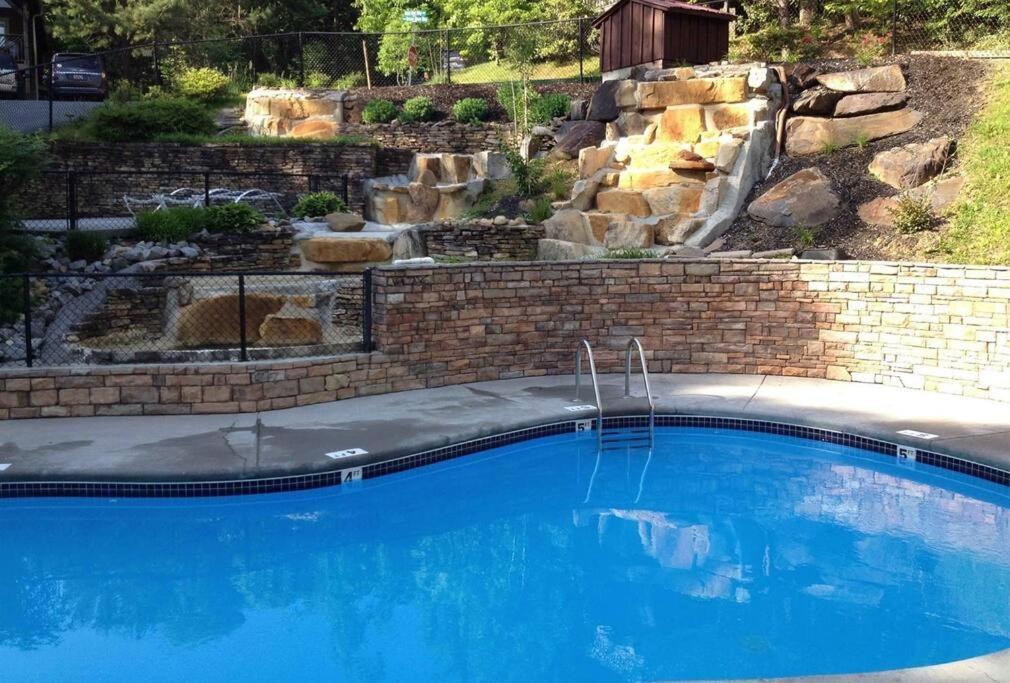 Spacious Smokies Cabin - Hot Tub With Mountain Views Gatlinburg Exterior photo