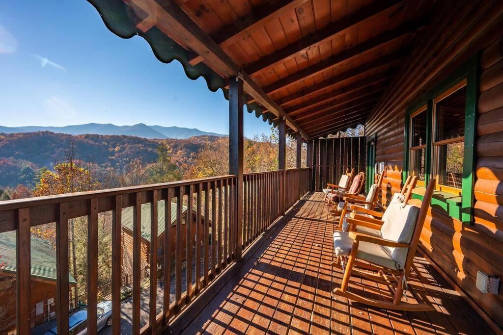 Spacious Smokies Cabin - Hot Tub With Mountain Views Gatlinburg Exterior photo